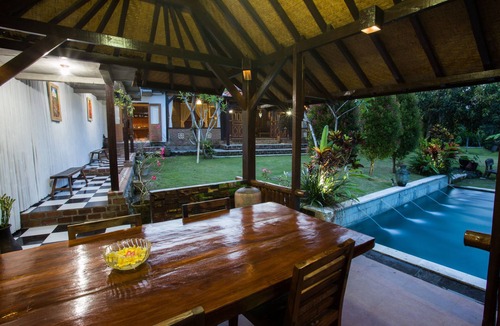 Dalung Villa | Beautiful 4 Bedrooms Balinese Villa close to Seminyak