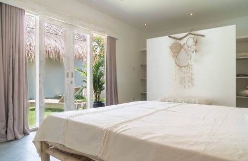 Petitenget Villa | Beautiful 4 BR villa in Seminyak square
