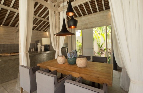 Kerobokan Villa | Beautiful 5 Star Holiday Villa in a Prime Location in Kerobokan