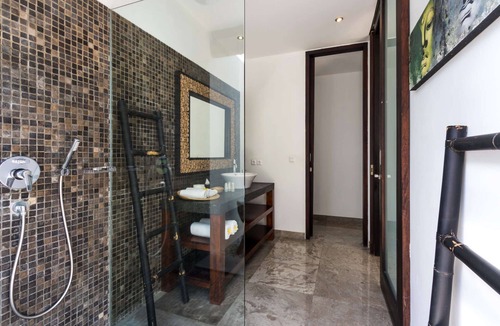 Petitenget Villa | Beautiful 5 Star Holiday Villa in a Prime Location in Seminyak