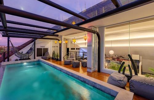 Batubelig Villa | Beautiful Penthouse w/incredible views, pool, & cinema room!