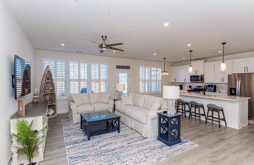 Millville House | Beautifully decorated 3 bed, 2.5 bath Pet Friendly townhome in the Bishops Landing Community! Wifi Available, Pools, Fitness Center, Tennis, Beach Shuttle, Playground!