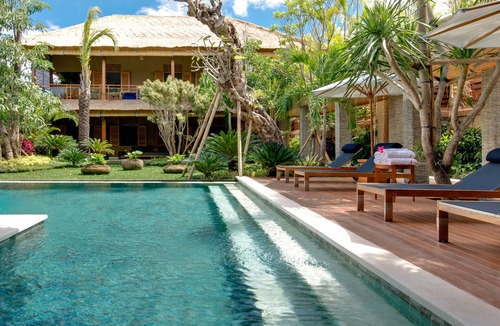 Laksmana Villa | Best Family Spacious Villa 9BR by the beach Seminyak