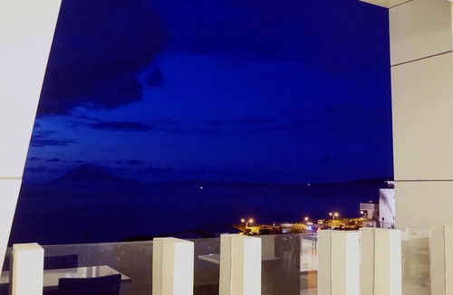 Manado City Centre Hotel | Big Fish Hotel