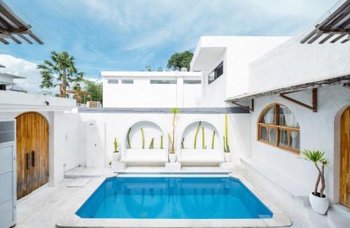 Tumbak Bayuh Villa | Boho-Chic Canggu 3 BR Pool Villa - Great Location