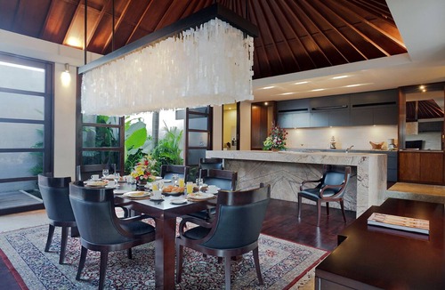 Bukit Villa | Book 2 bedroom at large 4 bedroom Luxe Villa, Daily staff service, Stress Free!