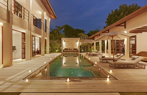 Bukit Villa | Book 2 bedroom at large 4 bedroom Luxe Villa, Daily staff service, Stress Free!