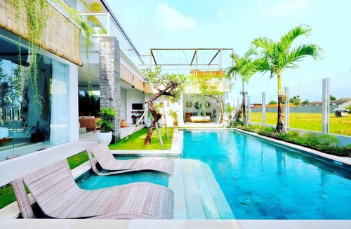 Sunset Road Villa | BRAND NEW 7 BDR luxurious villa in Seminyak !