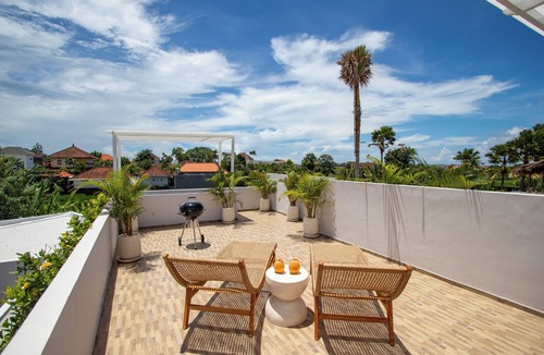 Umalas Villa | Brand new villa - Ricefield View, Canggu + Rooftop