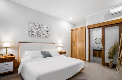 Kerobokan Villa | BRAND NEW Villa Samira, 5mn to Seminyak