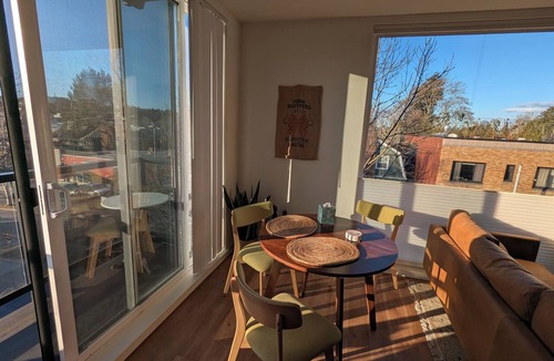Wallingford Condo | Bright & Modern Condo in Seattle's Wallingford District