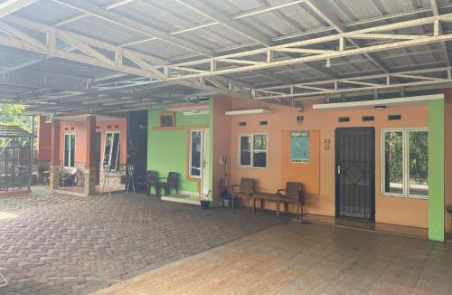 Cibinong House | Bu Sur Homestay