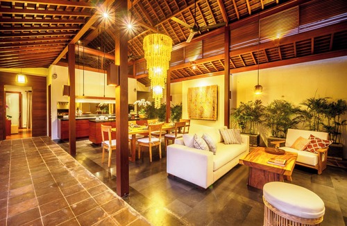 Umalas Villa | Bumbak Alamanda by Fantasia Villas