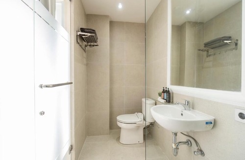 Sunset Road Apartment | Bustle Base Coliving and Coworking Space