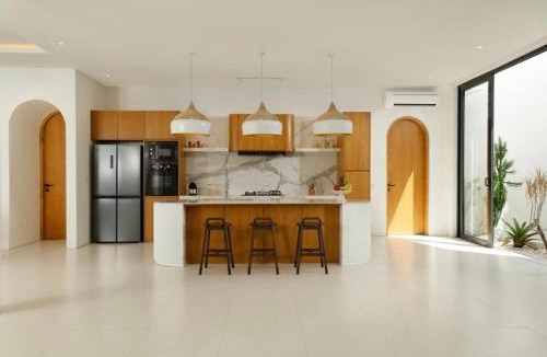 Batu Bolong Villa | Calm Breeze 4 BR Canggu Heart Villa CYN