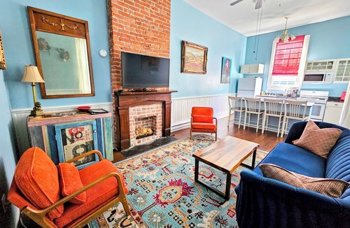 Faubourg Delassize House | Camelback Guest House