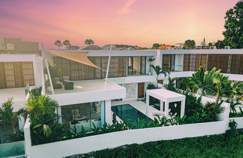 Babakan Villa | Canggu 3 Bedroom Pool Villa with Rooftop & Rice Field Views