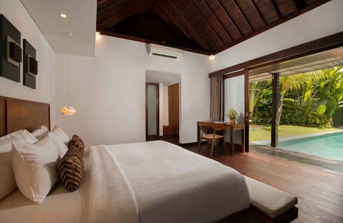 Berawa Villa | Canggu 3 bedrooms private pool villa