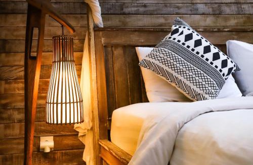 Batu Bolong House | Canggu Paradise Apple - Private Room near Pool