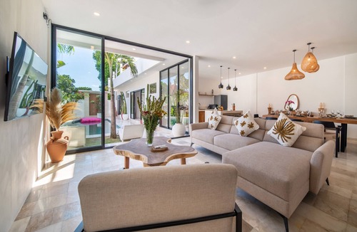 Babakan Villa | Canggu Villa | Private Pool & Rooftop | Sleeps 6