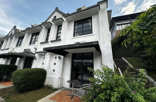 Setiabudi House | Casa D'Ladera Bandung Double Suite