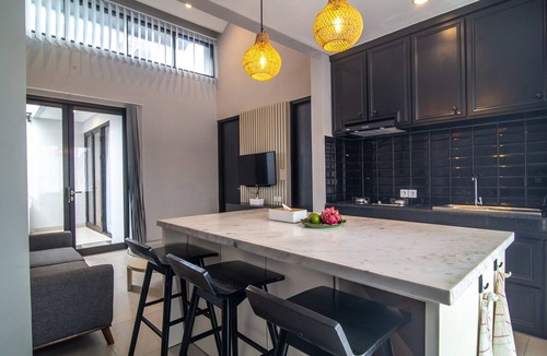 Kediri Villa | Casa de la Vida·Charming 2BR townhouse garden view
