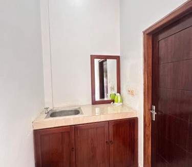 Labuan Bajo House | Charlitoz Homestay