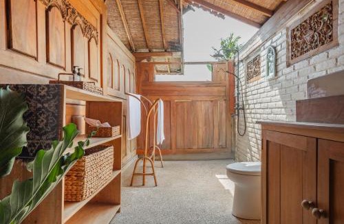Tumbak Bayuh Villa | Charming 1 BR Private Villa - Riverside - Canggu