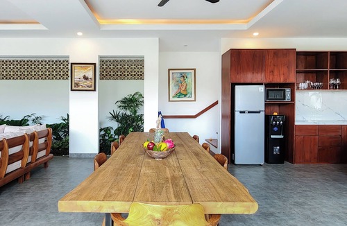Batu Bolong Villa | Charming 4-bedroom Villa Serena Lux