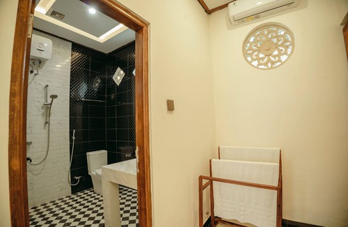 Ungasan Bed & Breakfast | Charming 8-bedroom guesthouse with shared kitchen, only 1 km from the beach.