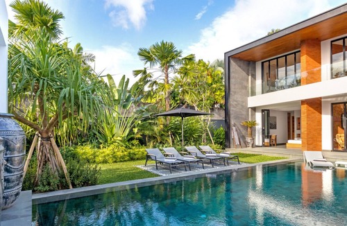 Umalas Villa | Cheerful 4BR Villa W/Pool & Balcony, Bali Villa 2219