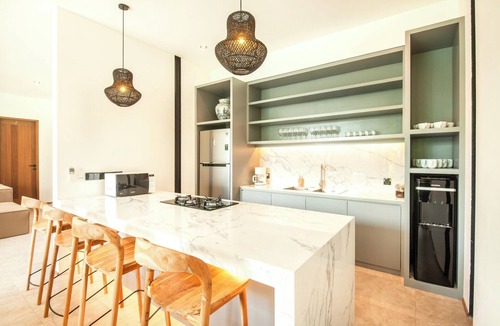 Pererenan Villa | Chic 4BR, 200m to Canggu's Blissful Beach Haven