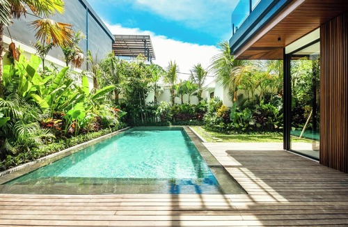 Pererenan Villa | Chic 4BR, 200m to Canggu's Blissful Beach Haven