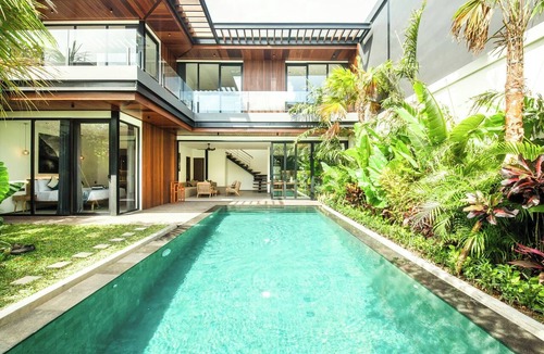 Pererenan Villa | Chic 4BR, 200m to Canggu's Blissful Beach Haven
