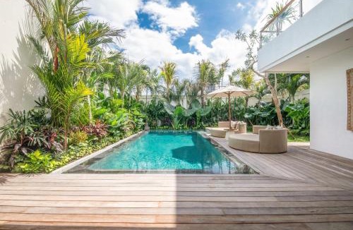 Berawa Villa | Coastal Elegance 4BR Villa, 400m to Finns