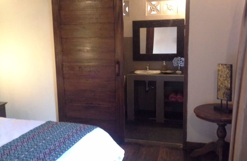 Gili Trawangan House | Comfortable Garden Queen room with hot water and TV