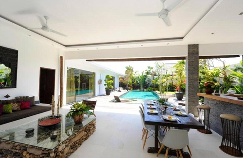 Sunset Road Villa | Contemporary villa (2014) with pool near the beach in Seminyak