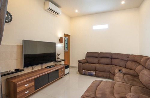 By Pass Ngurah Rai Villa | Cozy 3 Bedroom Villa w/Pool in Jimbaran