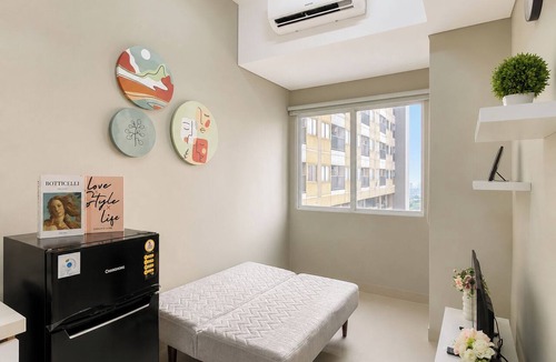 Kedungmanggu Apartment | Cozy And Trendy 1Br At Apartment Royal Sentul Park