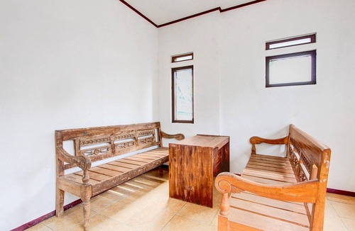 Purwokerto House | Cozy Double Escape W/Free WiFi and Parking