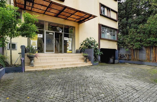 Cilandak House | Cozy Double Escape W/Free WiFi and Parking