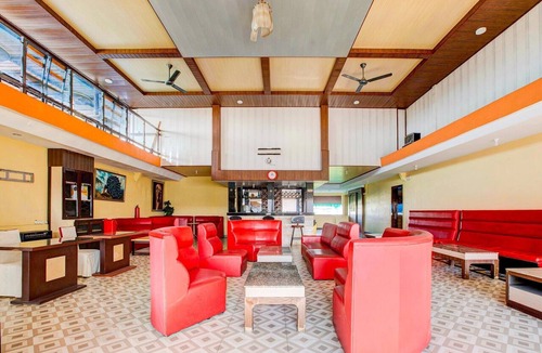 Batam House | Cozy Double Escape W/Free WiFi and Parking