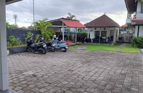 Kerobokan Villa | Cozy Home with Stunning Paddy Field Views, Just Minutes from Canggu