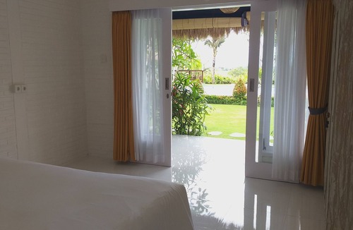 Dalung Bed & Breakfast | COZY RESORT ROOMS WITH GARDEN AND SWIMMING POOL IN KUTA, WH3