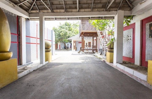 Cileungsi House | Cozy Standard Double Near Metro Mall