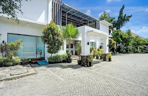 Padang House | Cozy Twin Escape with Free WiFi and Parking