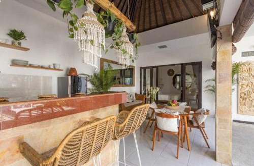 Central Seminyak Villa | Cozy villa 2bdr in Seminyak , pool,800m beach
