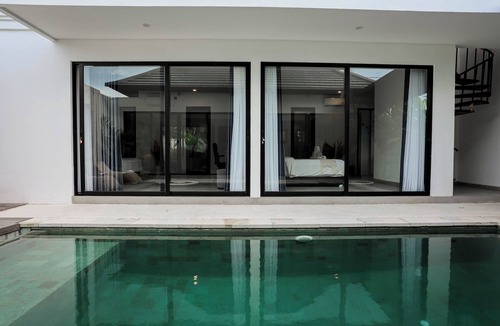 Kediri House | D'Kenyeri Villa by Aayan