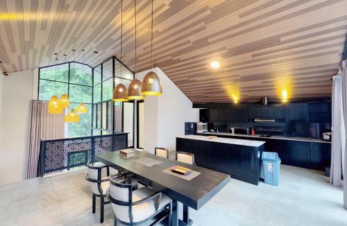 Sawangan Villa | Dancing Villas with expansive Vanishing edge pool