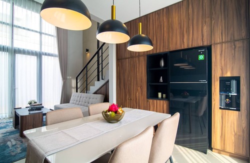 Kediri Villa | De'Kunyit Villa ·Stylish,modern design near beach
